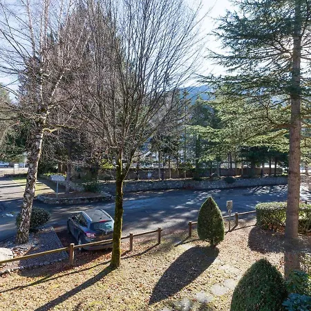 Lumineux Avec Balcon, Près Des Commerces Et Du Télécabine à - Fr-1-296-458 Appartement