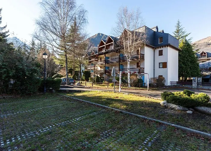 Appartement Lumineux Avec Balcon, Près Des Commerces Et Du Télécabine à - Fr-1-296-458 Saint-Lary-Soulan