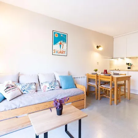 Lumineux Avec Balcon, Près Des Commerces Et Du Télécabine à - Fr-1-296-458 Apartamento *