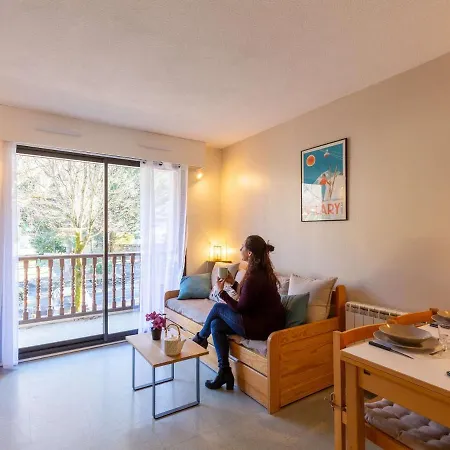 Lumineux Avec Balcon, Près Des Commerces Et Du Télécabine à - Fr-1-296-458 Apartamento